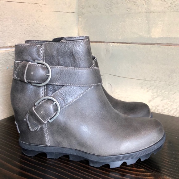 Sorel Shoes - NWT Sorel Joan of Arctic Wedge 2 Buckle Bootie